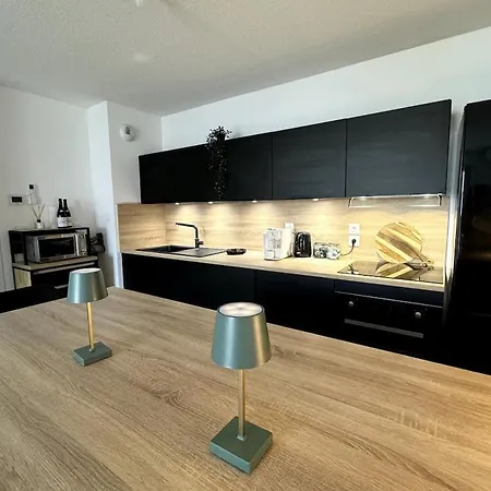 Superbe 2ch, Clim, Terrasse, Pkg, Wifi, Tv דירה *