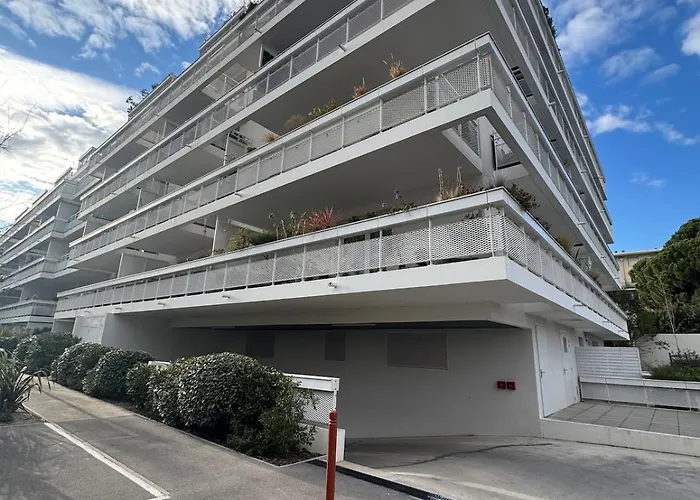 Superbe 2ch, Clim, Terrasse, Pkg, Wifi, Tv דירה