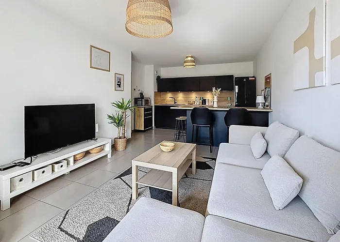 Superbe 2ch, Clim, Terrasse, Pkg, Wifi, Tv *
