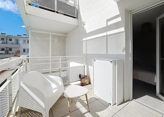 Superbe 2ch, Clim, Terrasse, Pkg, Wifi, Tv